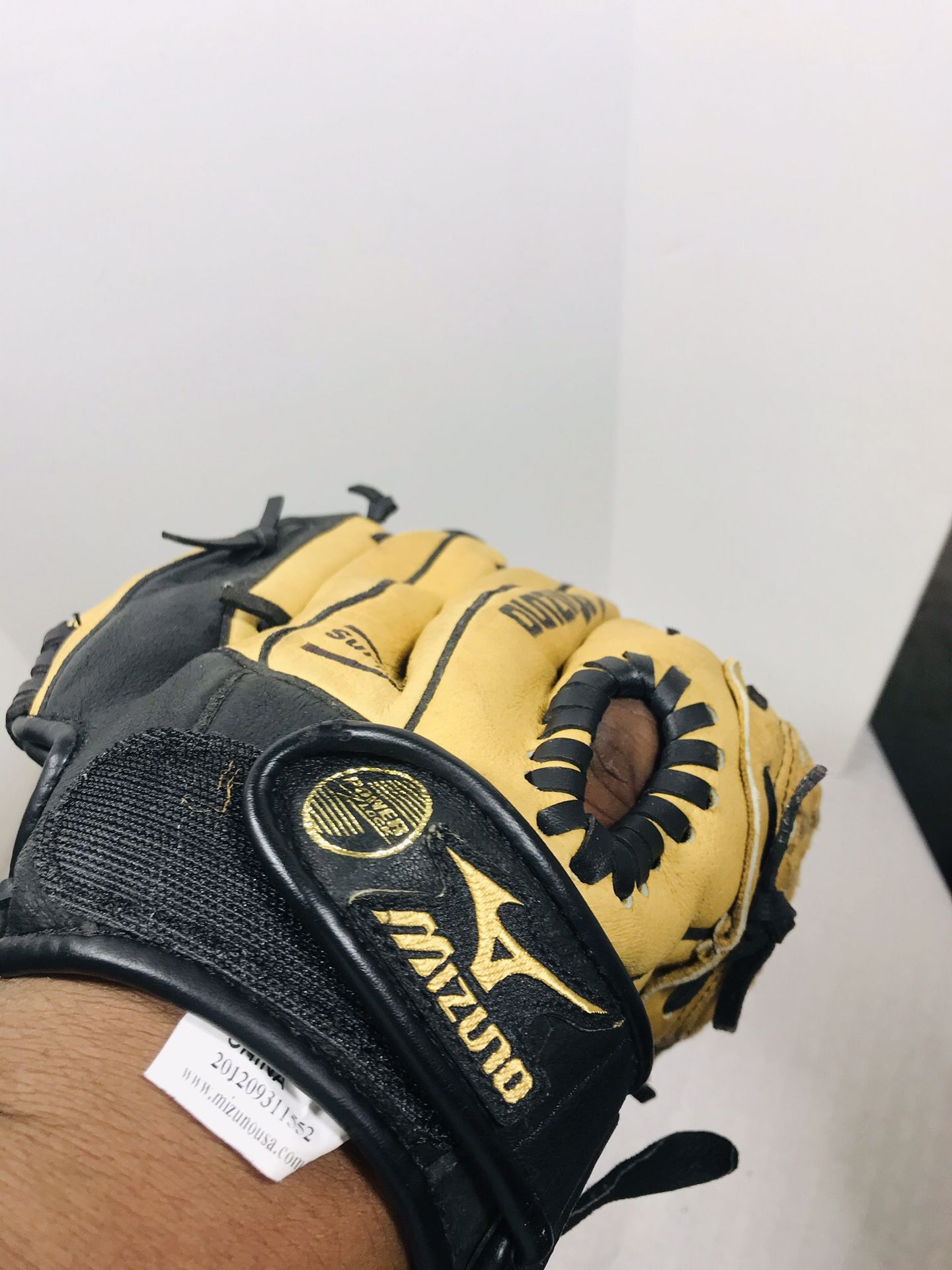Mizuno Prospect GPP 1152 11.5 inch Max Flex Power Close Right Glove
