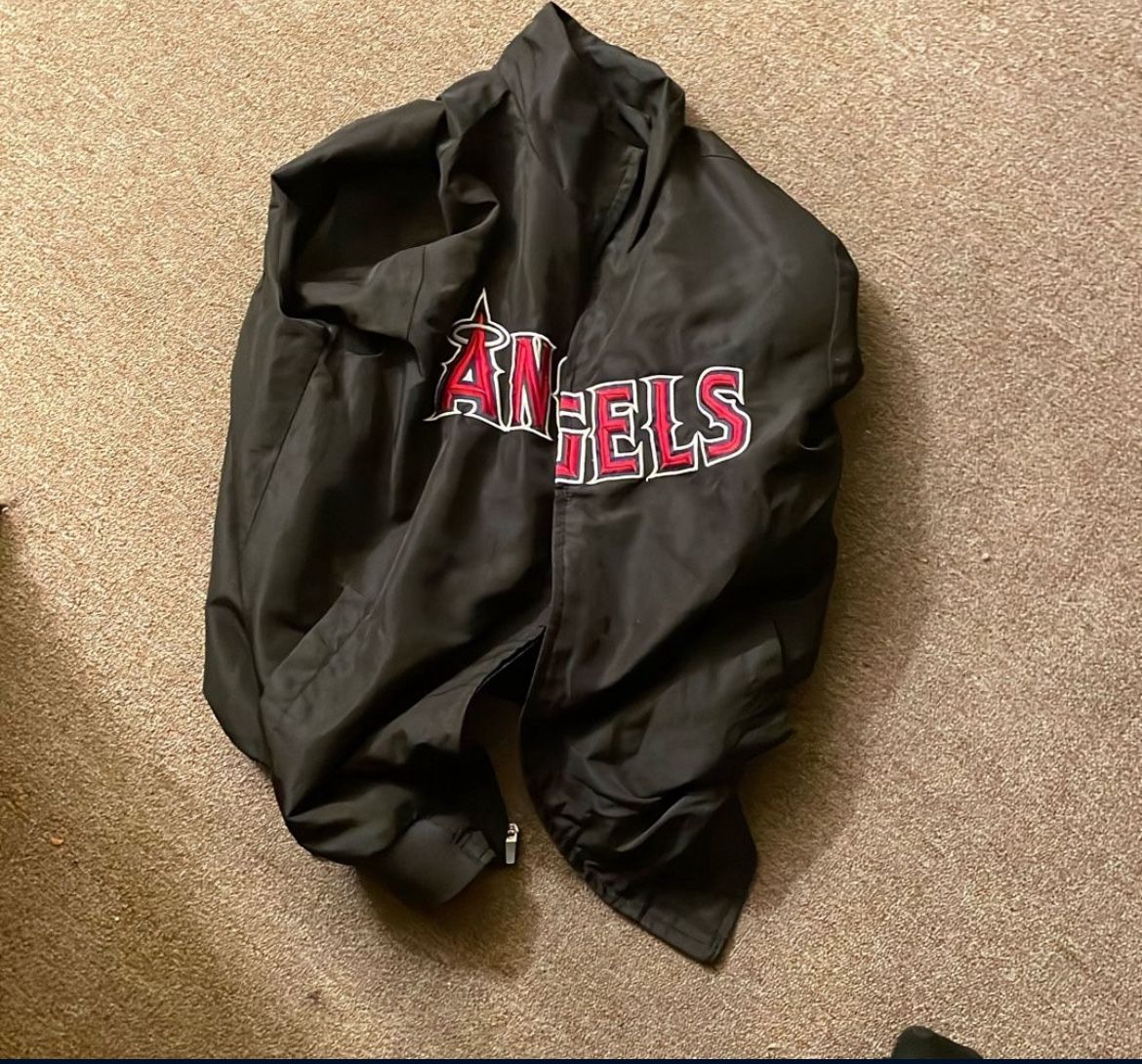 Angels Windbreaker medium