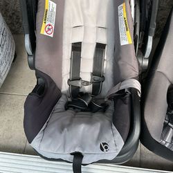 2 Baby Seats 