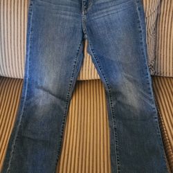 Ladies Levis Shaping Jeans Sz 27 X 30