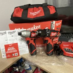 Milwaukee M12 12-Volt Lithium-Ion Cordless Drill Driver/Impact Driver Combo Kit w/ Two 1.5Ah Batteries