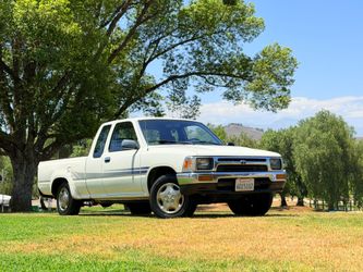 1995 Toyota pickup xtracab 4 cylinder