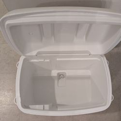 Extra Large Igloo Cooler (70 QT)