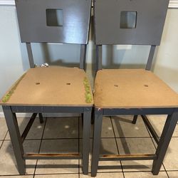 3 barstools
