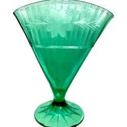 Beautiful green glass fan vase with etched floral design. Glows Under Black light. 