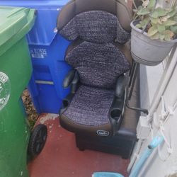 Even Flow Booster Seat