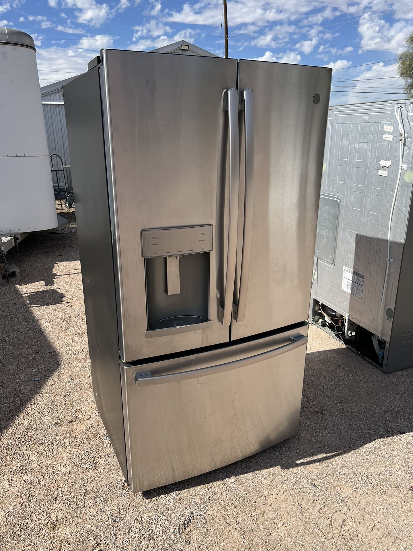 GE REFRIGERATOR