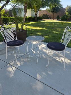 3 Piece Bistro Set. Used, in great condition. Two chairs and one small round table.