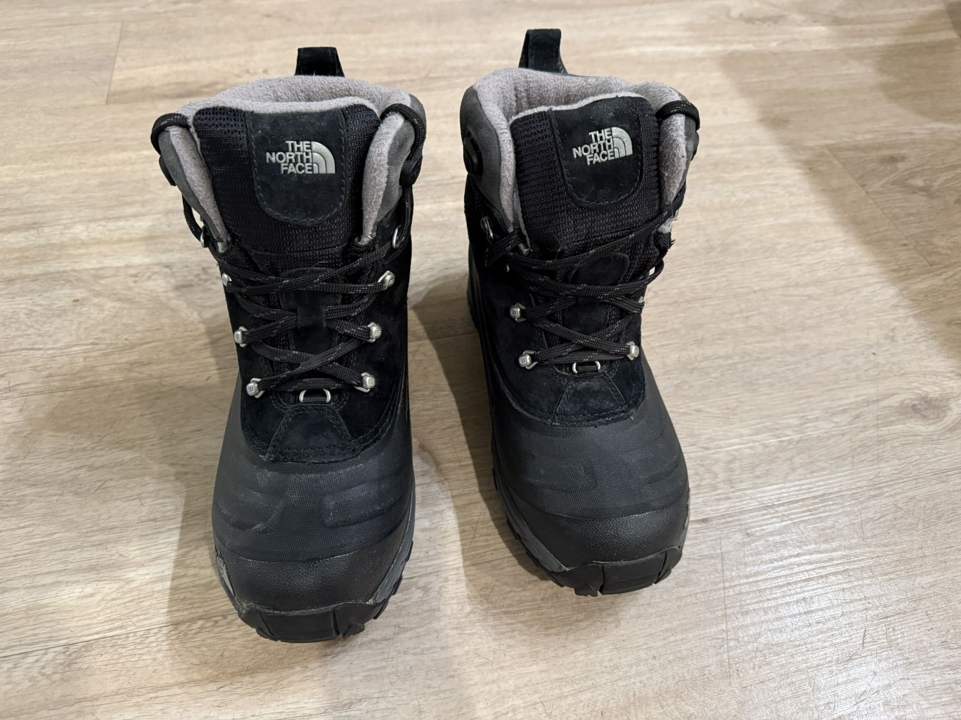 North Face Chilkat Snow Boots – Excellent Condition – Size 8.5
