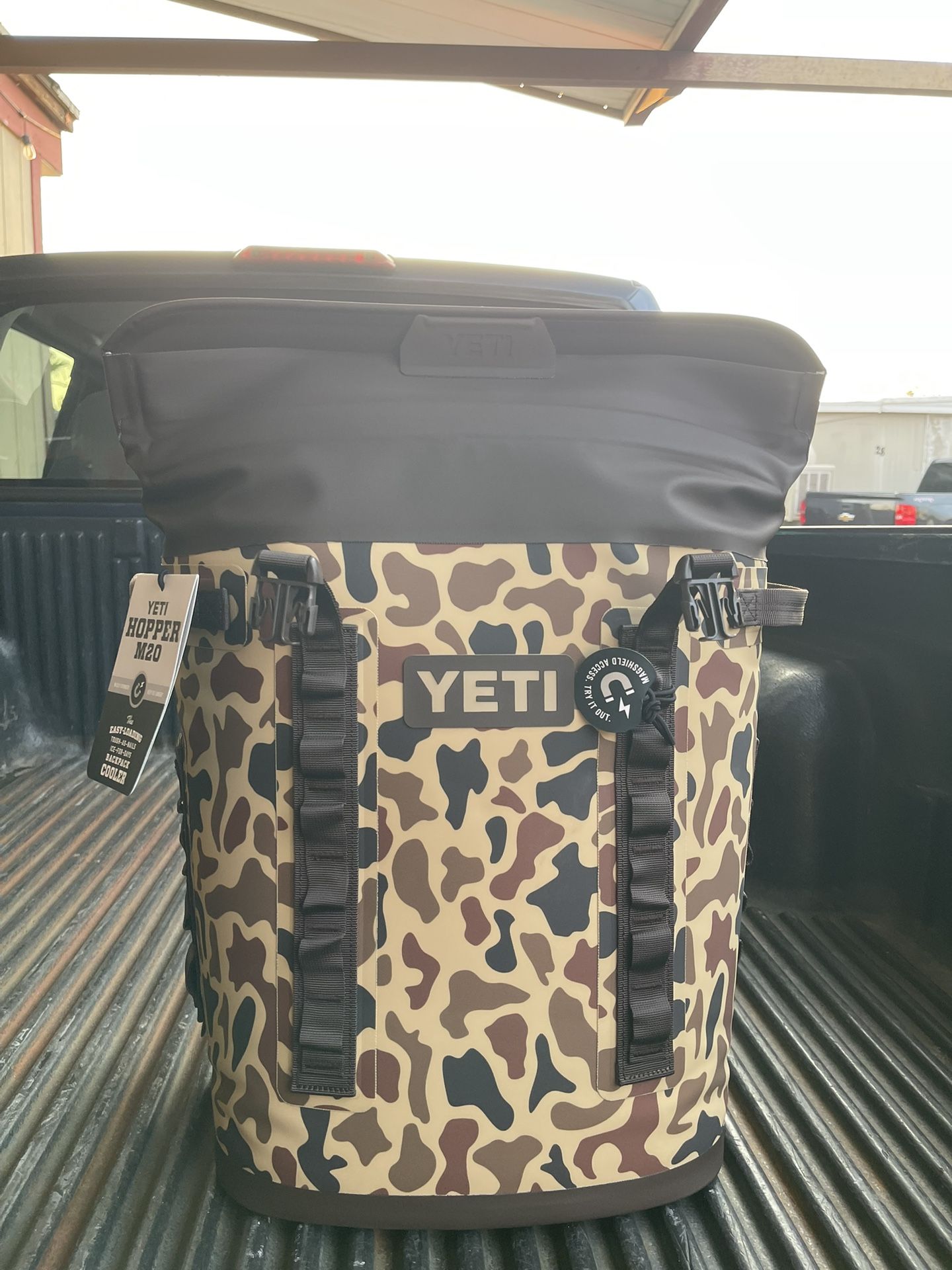 YETI Hopper M20  Soft Backpack Cooler Wetlands Camo 