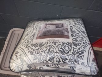 Cal King Comforter Brand New