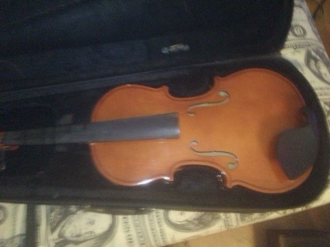 Violins TWO 4/4 $250 ANTON BRETONSEICT ANNODOMINI AB10