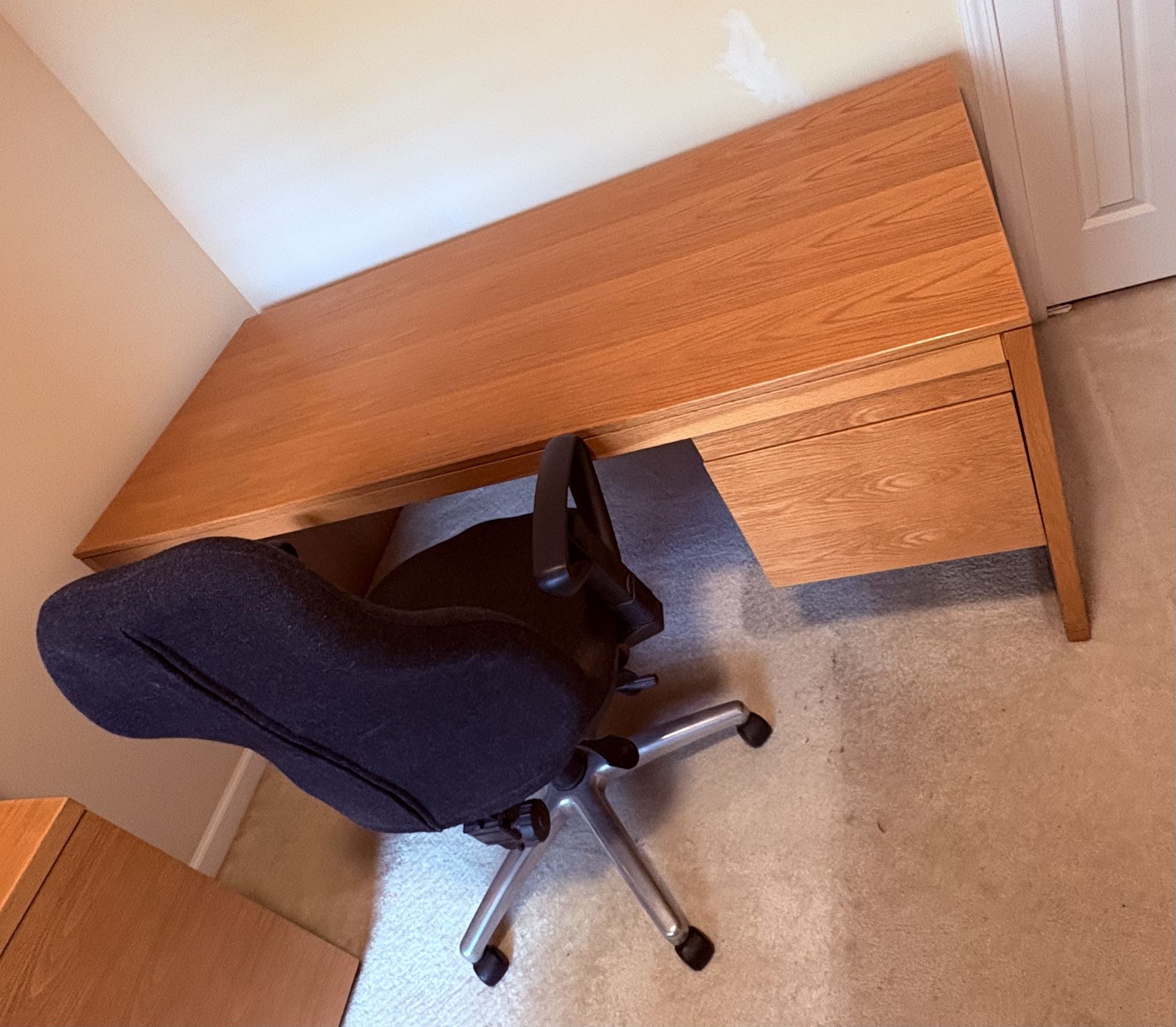 Modern Style Wood Desk and Chair