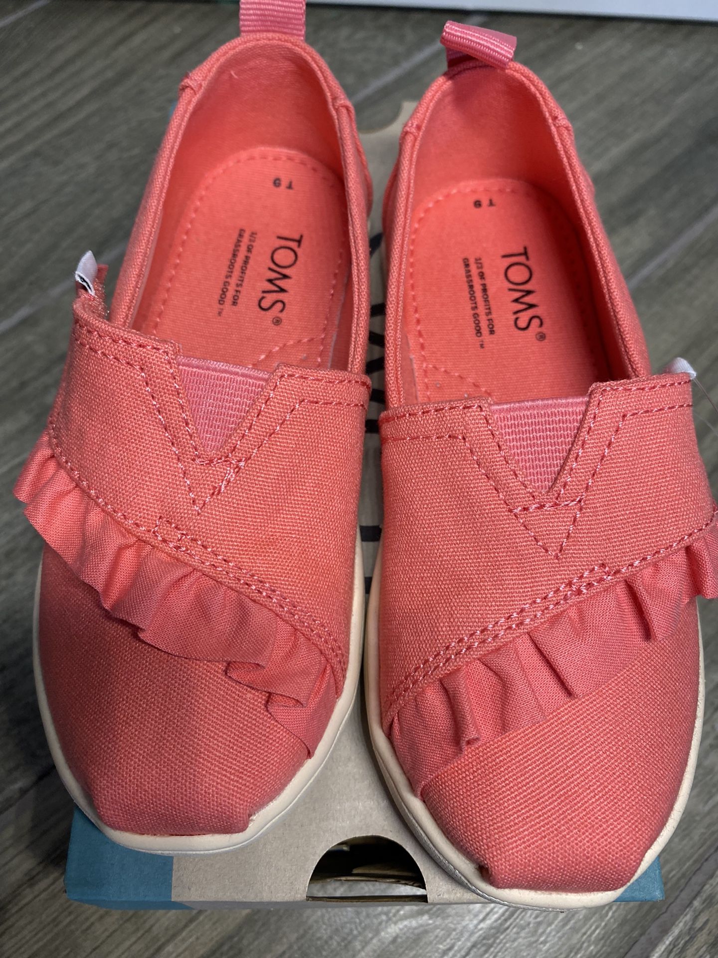 NEW Toddler Kids Shoe Size 9 Toms Pink