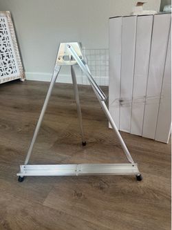 Collapsible Easels