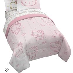 Hello Kitty Comforter Set