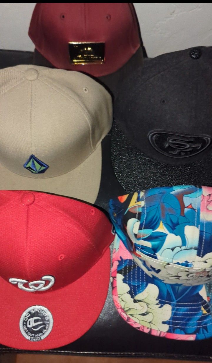 Hats, Good Condition, Volcom, Peter Grimm, ETC