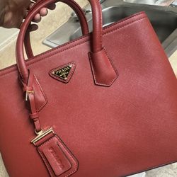 Selling a Prada bag
