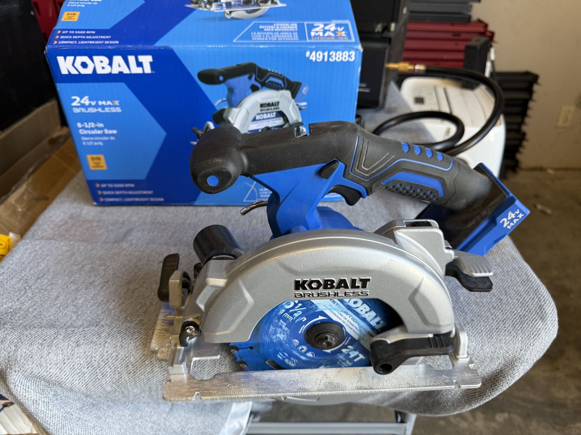 Kobalt 24 volt 1/2 in Brushless Cordless Circular saw (TOOL ONLY)
