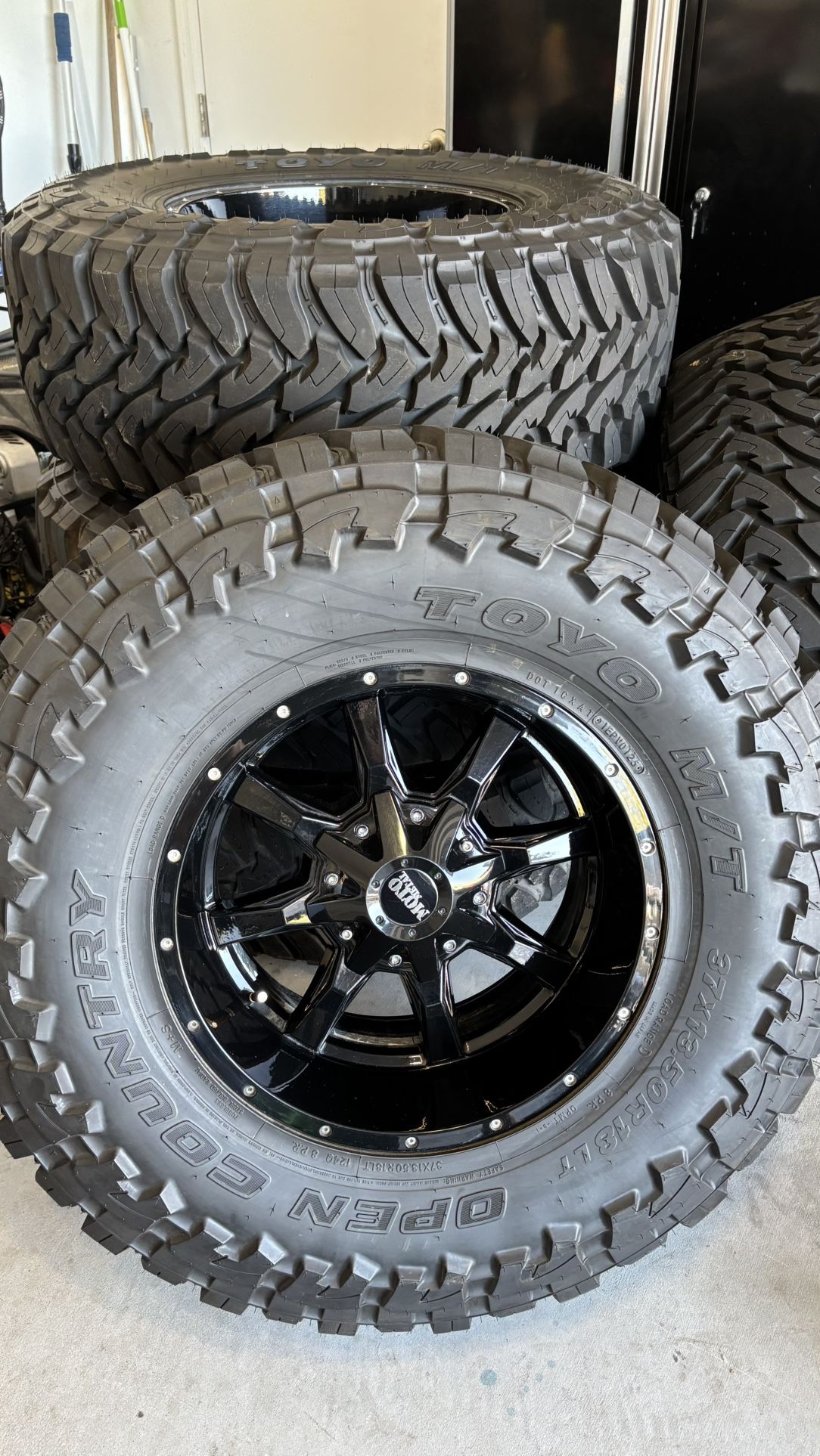 Jeep Wrangler JL Rubicon  Wheels, Lift Kit, Fox, Apex,  Amp Steps