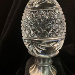 Avon Majestic 24% Lead Crystal Clear Glass Egg W/Pewter Stand 1993