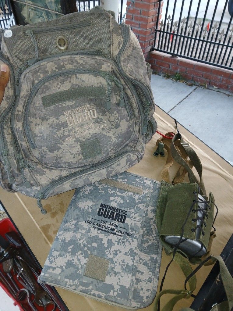 Camoflage Army National Guard Backpack,binder,army Canteen And Carrier