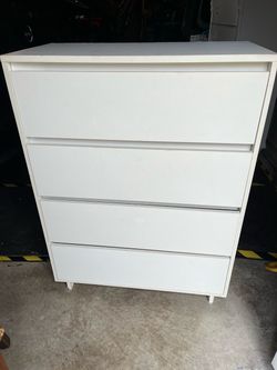 Modern White 4 Drawer Dresser Chest
