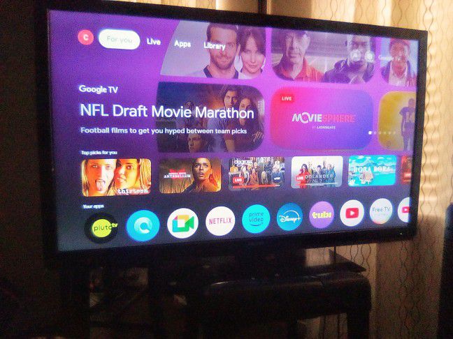 $120 TV 4 SALE!!! GREAT CONDITION + ROKU STICK