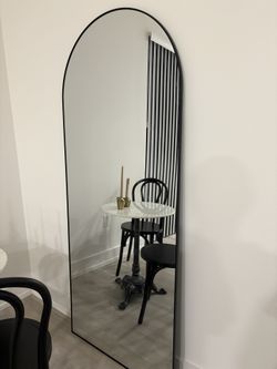 VETROVUE Arched Full-Length Mirror – 71” x 30” (Black) – Like New!