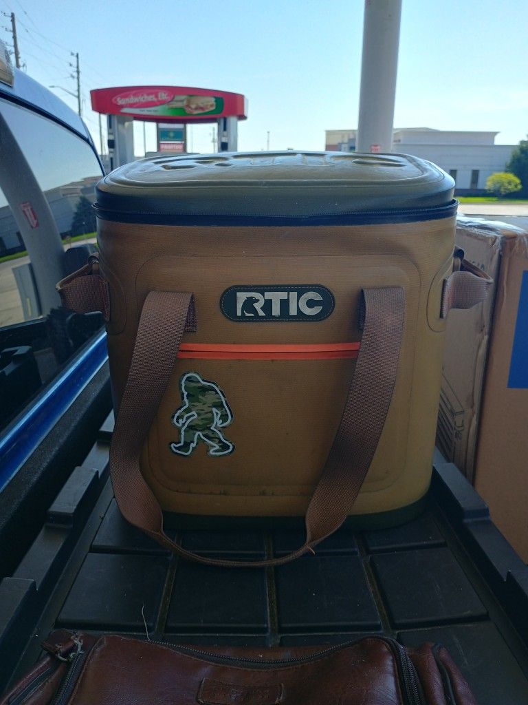 RTIC 30 Can Soft Cooler 