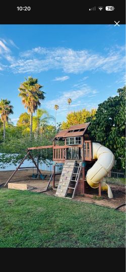 FREE PLAYGROUND