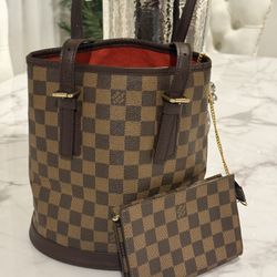 Authentic LOUIS VUITTON Bag With A Pouch  