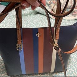 Ahutentic Tory Burch             Only 💰 