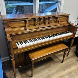 Yamaha Upright Piano-950$