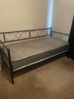 Day bed and mattress