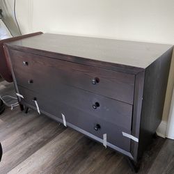 Queen Bed Frame & 3-Drawer Dresser Set – Excellent Condition