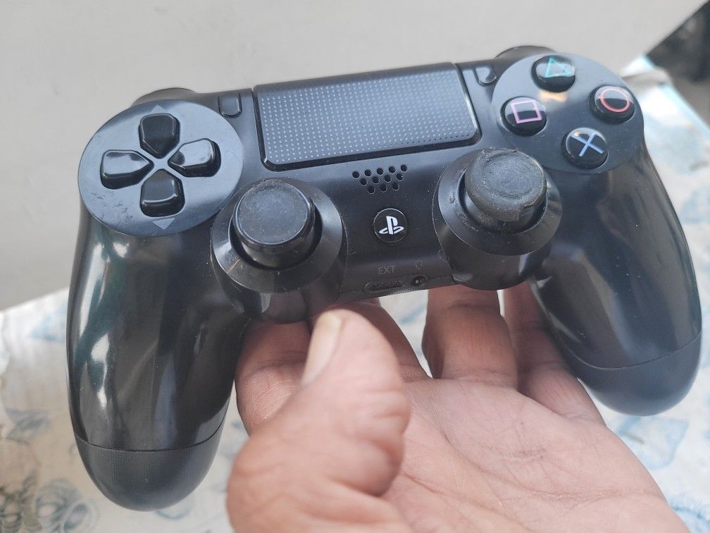 SONY ORIGINAL PLAYSTATION 4 REMOTE CONTROLLER