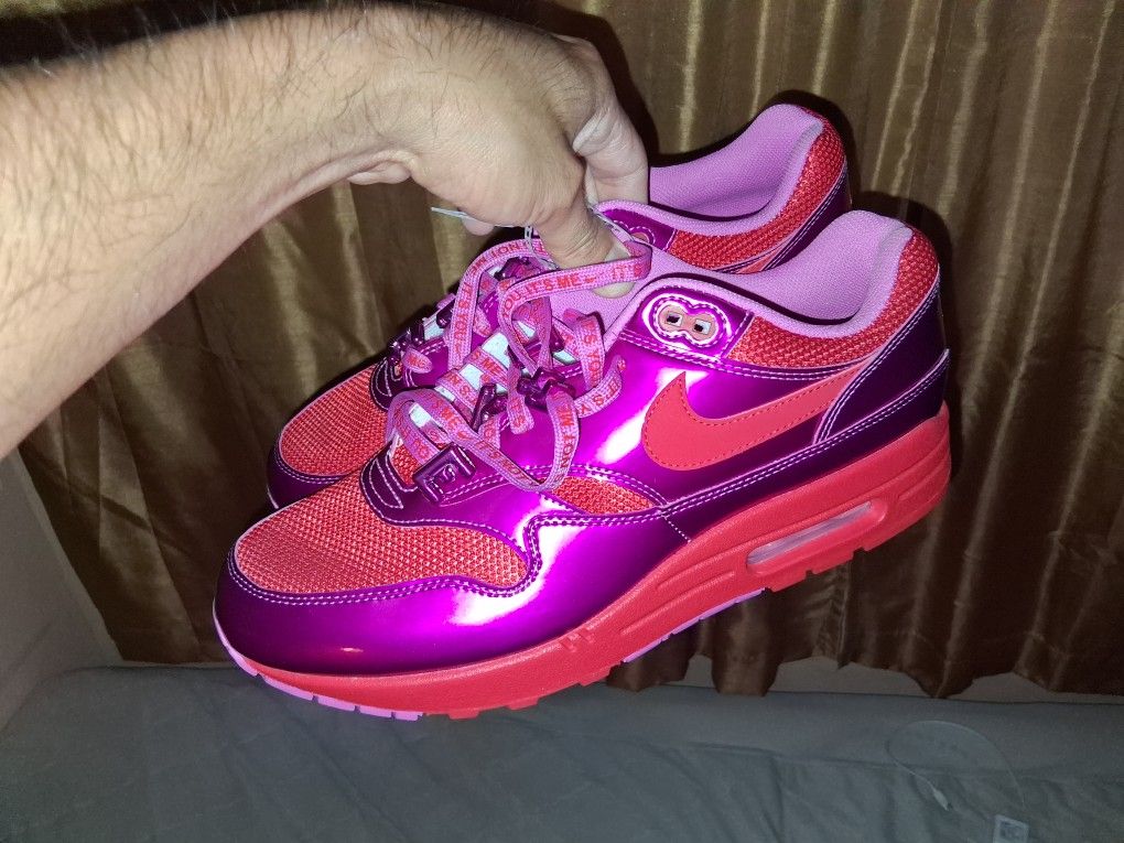 nike size 11 shoes valentines day premium 1
