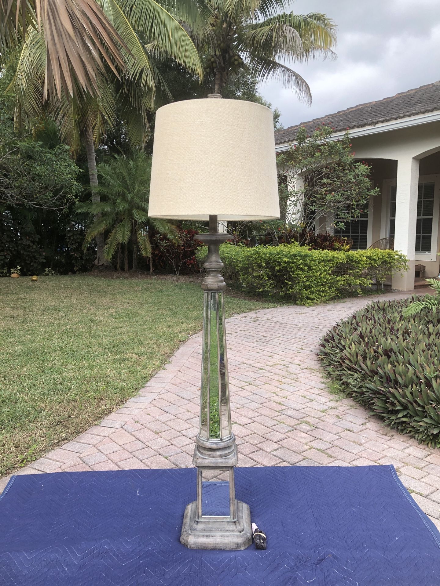 Tall Mirrored Obelisk Floor Lamp With Lamp Shade - Excellent