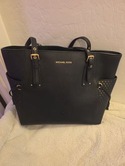 Michael Kors Black Tote – Excellent Condition 🖤