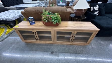 82” TV STAND