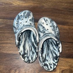 crocs size woman6 men 4