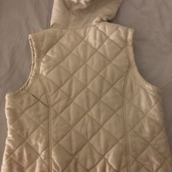 ($7)_(XL)_sleeveless, cream, quilted,vest, with hood. 
