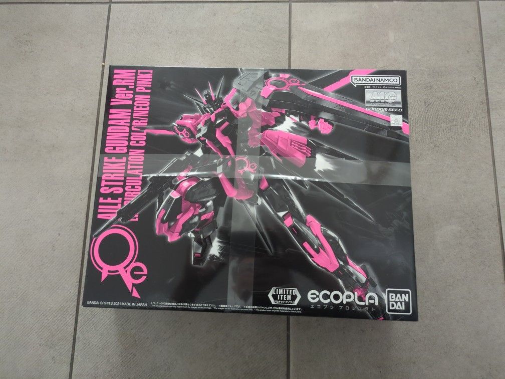 BANDAI MG Aile Strike Gundam (Neon Pink) Limited