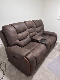 Power Reclining Loveseat with Center Console