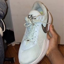 Gt Cuts Basketball Shoe 