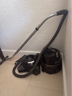 Rainbow vacuum