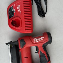 Milwaukee 23ga Pin Nailer Set