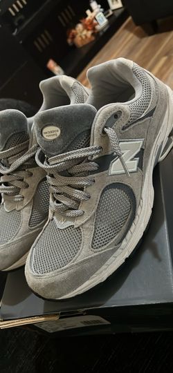 New balance 2002r