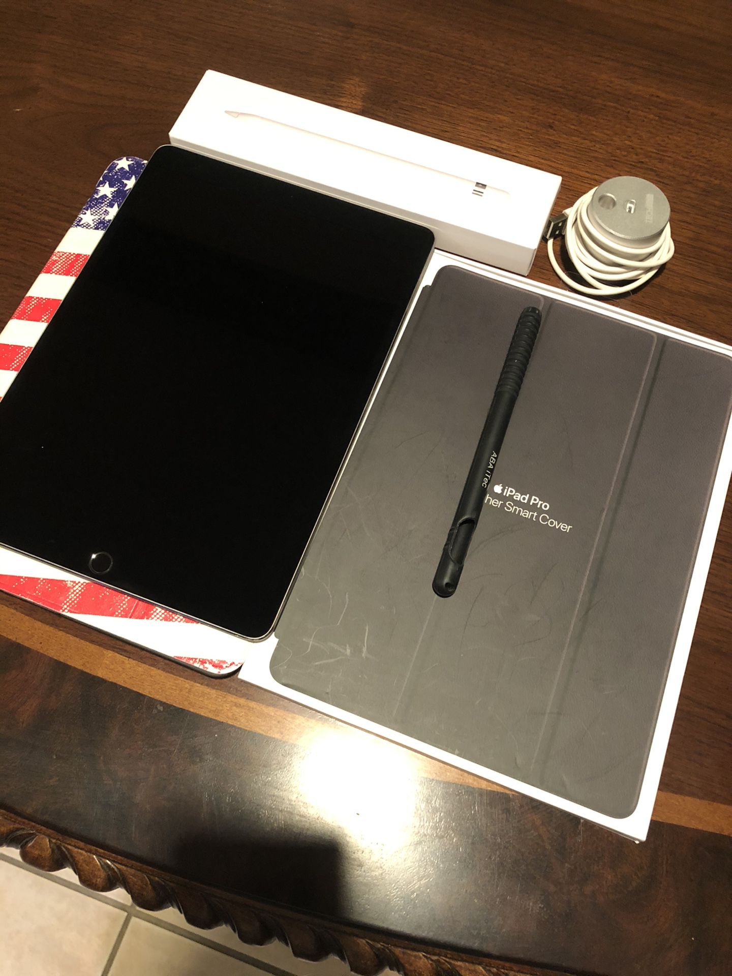 iPad Pro 10.5 inches, 64GB (BUNDLE Package)
